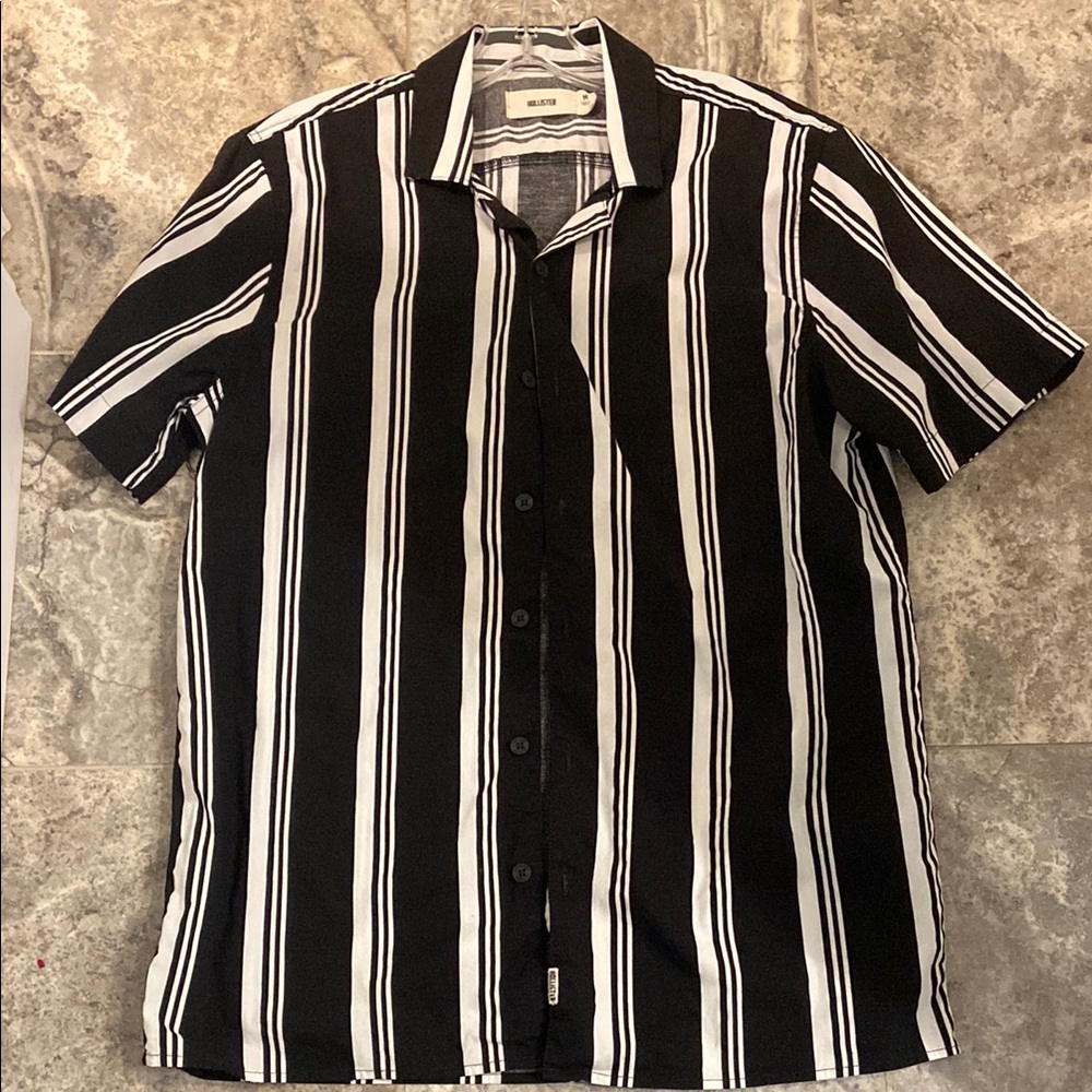 Hollister Black and White Striped Men's Shirt